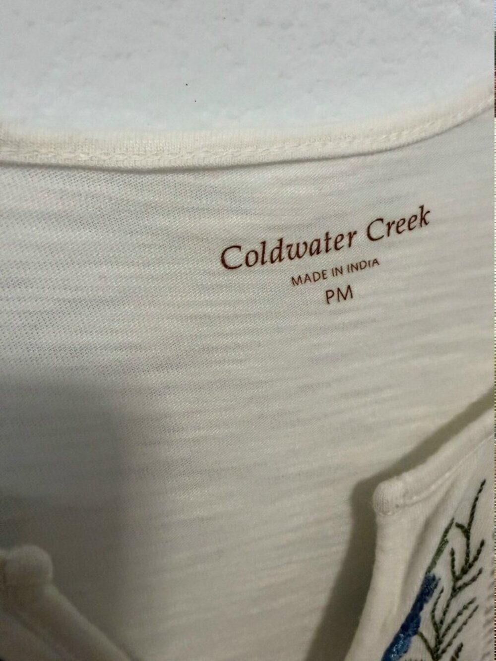 Coldwater Creek Long Sleeve V-Neck 🌺 Floral Embroidered Cream Blouse Size M pet - Picture 3 of 8